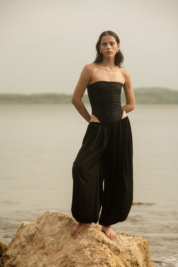 JO BALLOON PANTS - BLACK
