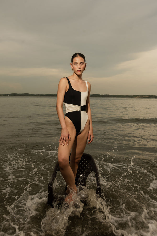 MICHELLE ONE PIECE - BLACK/IVORY